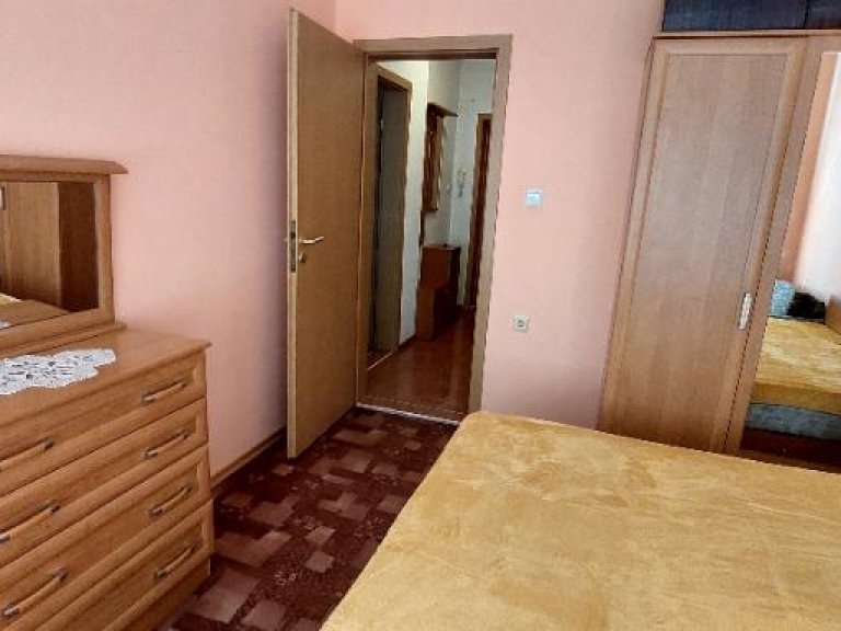 Двустаен апартамент дава под наем Варна Център - Photo 3