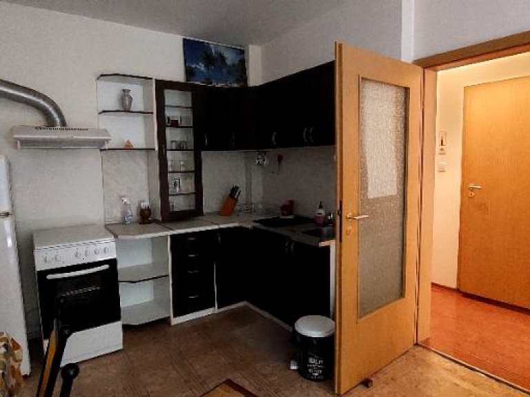 Двустаен апартамент дава под наем Варна Център - Photo 4