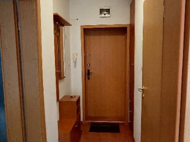 Двустаен апартамент дава под наем Варна Център - Photo 7