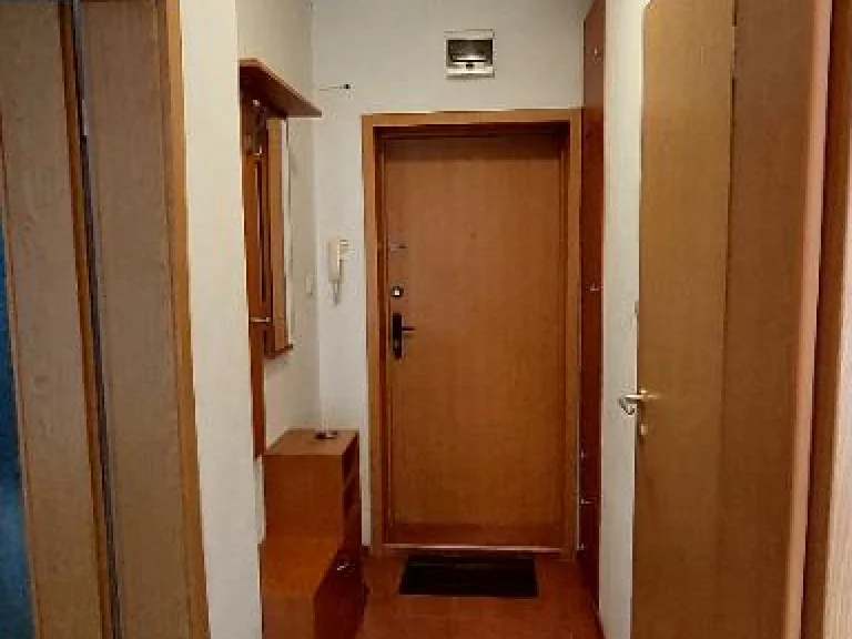 Двустаен апартамент дава под наем Варна Център