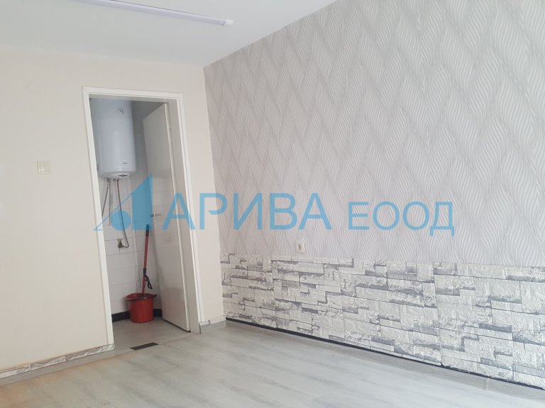 Магазин дава под наем Хасково Център