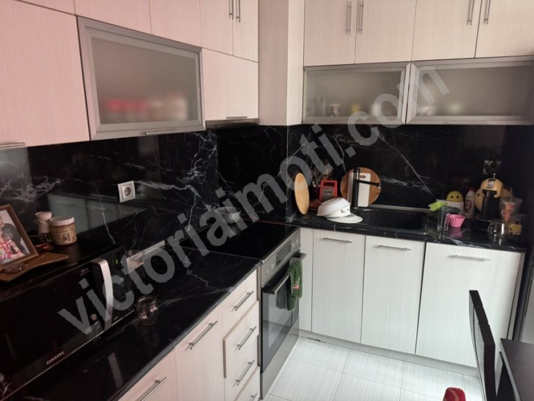 Тристаен апартамент за продажба Велико Търново Бузлуджа