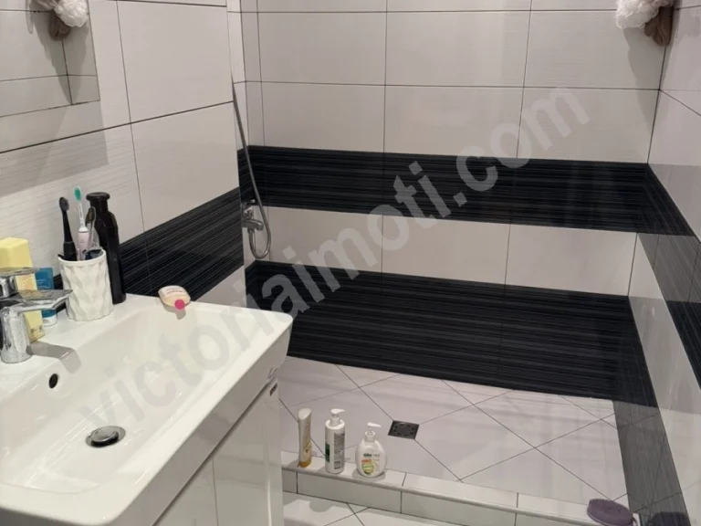 Тристаен апартамент за продажба Велико Търново Бузлуджа