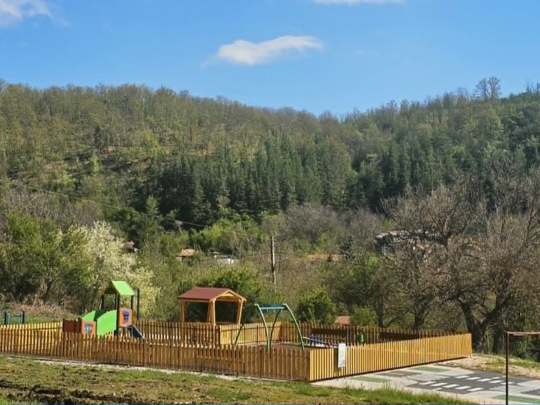 Къща за продажба Перник област с.Лобош
