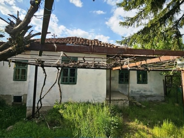Къща за продажба Перник област с.Гълъбник