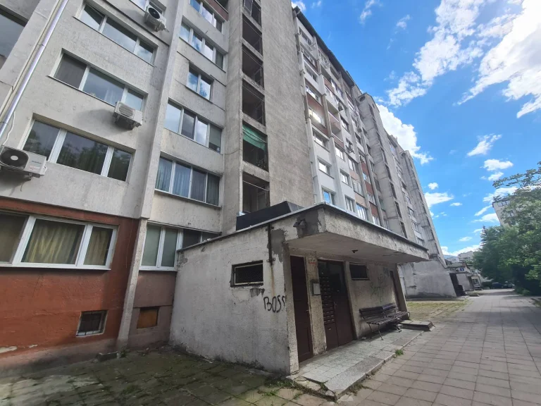 Тристаен апартамент дава под наем София Хиподрума