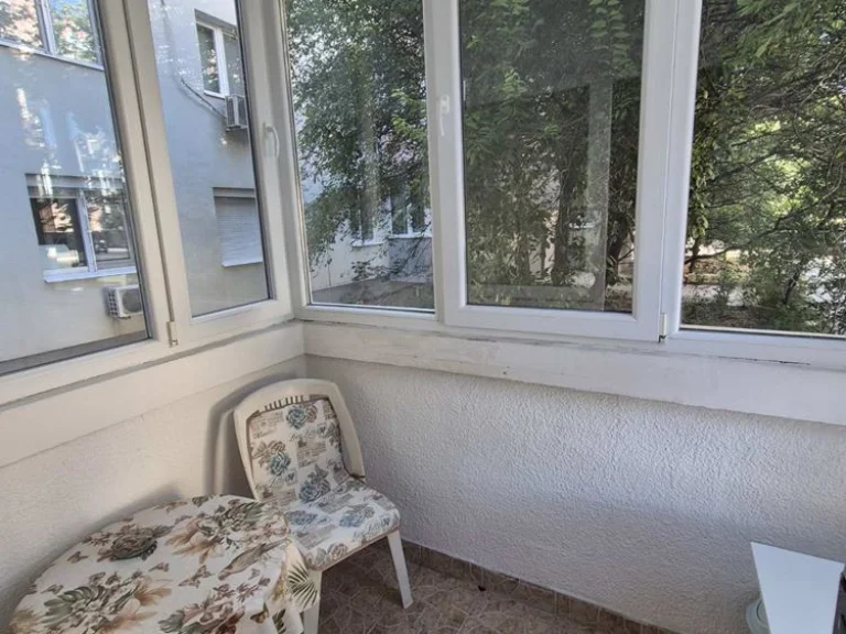 Едностаен апартамент дава под наем Пловдив Въстанически