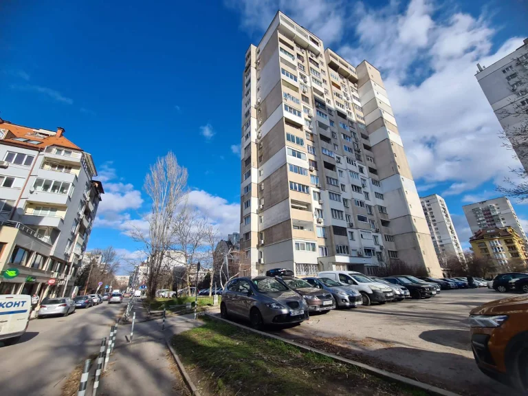 Тристаен апартамент дава под наем София Борово