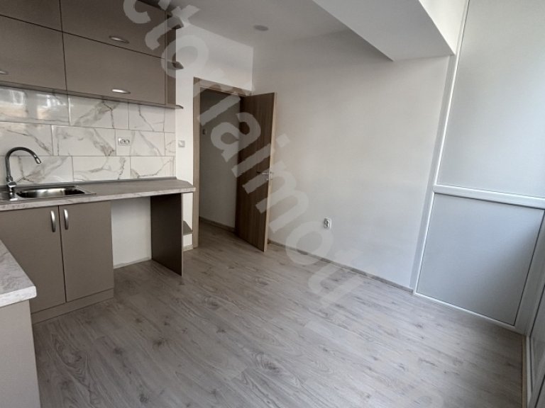 Тристаен апартамент за продажба Велико Търново Център - Photo 2