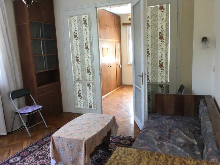 Тристаен апартамент дава под наем София Център - Photo 4