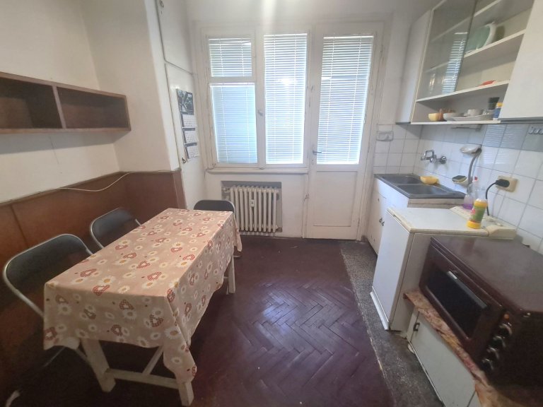Тристаен апартамент дава под наем София Център - Photo 2