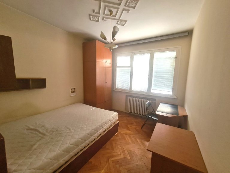 Тристаен апартамент дава под наем София Център - Photo 5