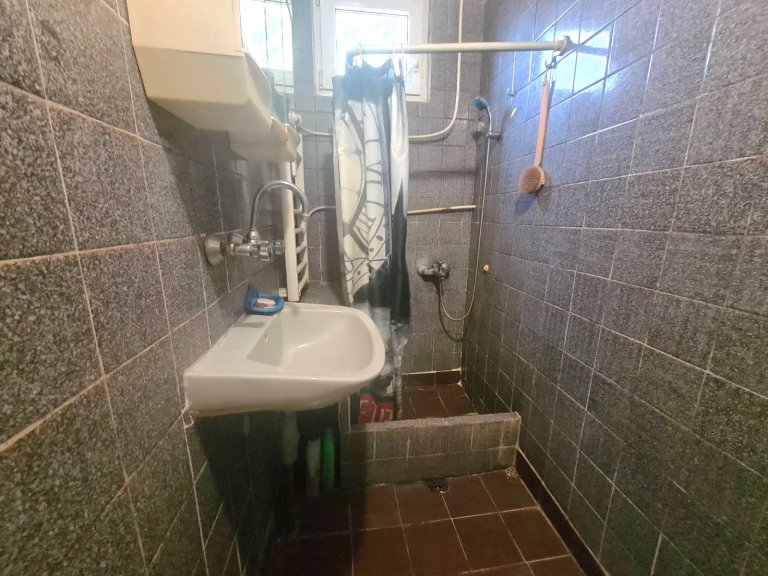 Тристаен апартамент дава под наем София Център - Photo 8