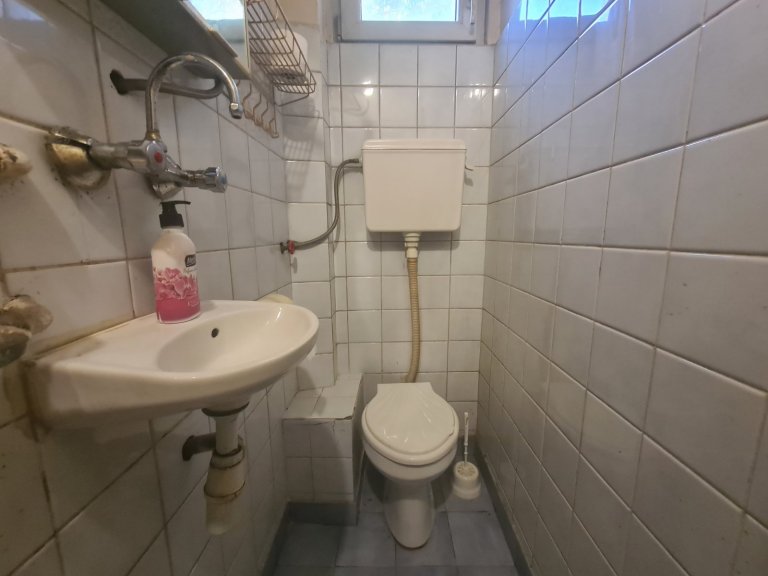 Тристаен апартамент дава под наем София Център - Photo 9