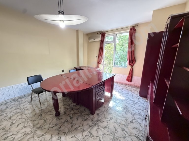 Офис за продажба Велико Търново Център - Photo 3