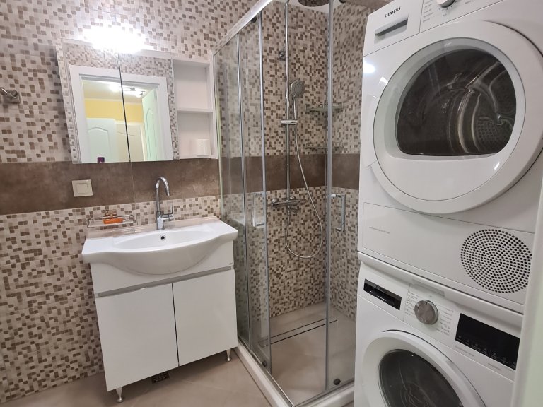 Тристаен апартамент дава под наем София Лагера - Photo 8