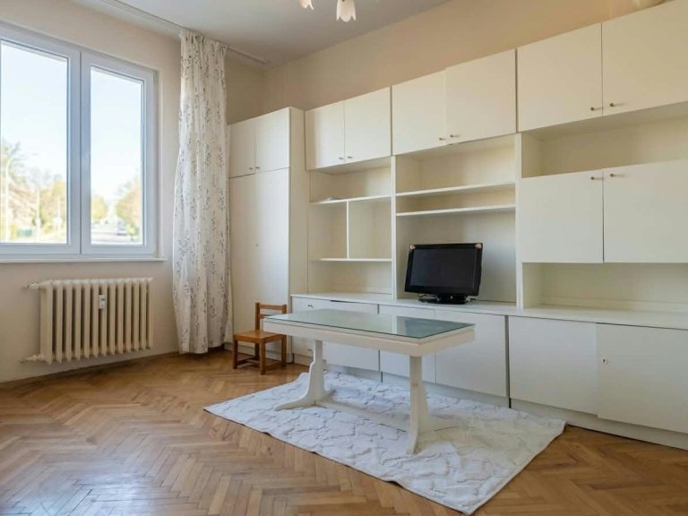 Двустаен апартамент дава под наем София Център - Photo 7