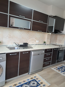 Тристаен апартамент дава под наем Варна Център - Photo 5