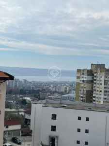 Тристаен апартамент дава под наем Варна Възраждане 3
