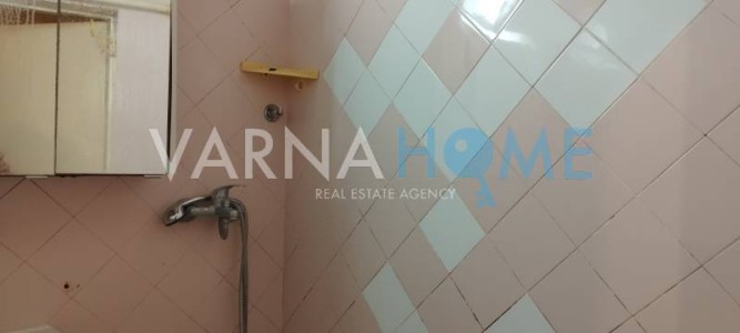 Четиристаен апартамент дава под наем Варна Цветен