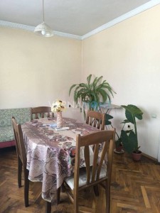 Тристаен апартамент дава под наем Варна Левски