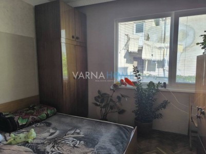Тристаен апартамент дава под наем Варна Левски