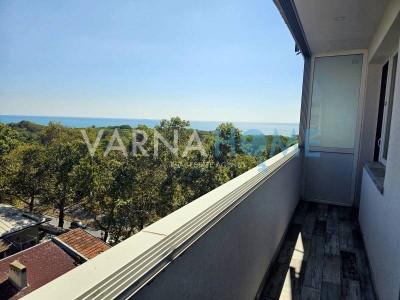 Четиристаен апартамент дава под наем Варна ВИНС