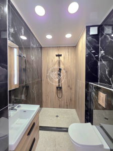 Тристаен апартамент за продажба Варна Център - Photo 8