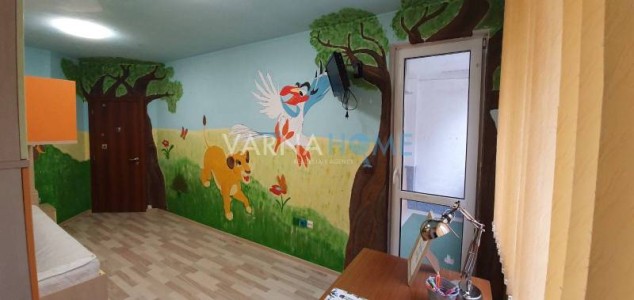 Тристаен апартамент за продажба Варна Цветен