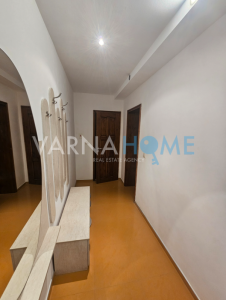 Четиристаен апартамент дава под наем Варна Спортна Зала