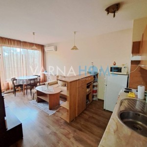 Двустаен апартамент дава под наем Варна Колхозен Пазар