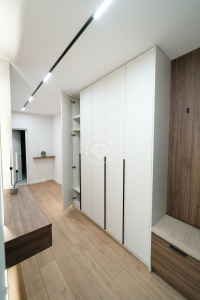 Тристаен апартамент за продажба Варна Център - Photo 22