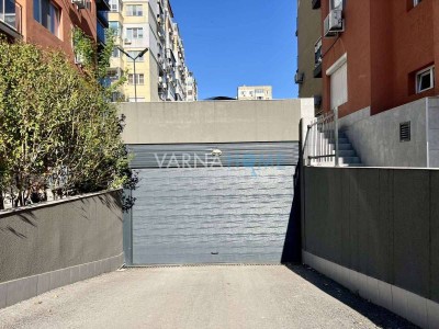Тристаен апартамент за продажба Варна Кайсиева Градина