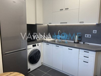 Тристаен апартамент дава под наем Варна Левски