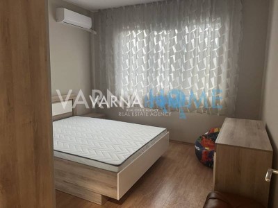 Тристаен апартамент дава под наем Варна Левски
