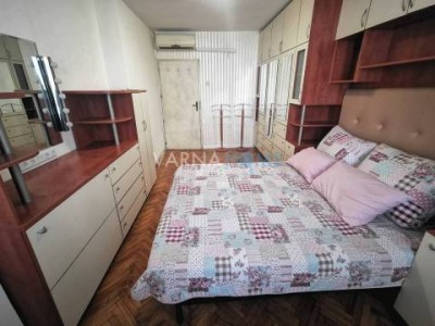 Тристаен апартамент дава под наем Варна Нептун