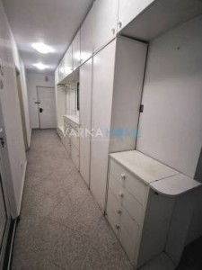 Тристаен апартамент дава под наем Варна Нептун