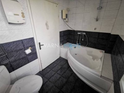 Тристаен апартамент дава под наем Варна Нептун